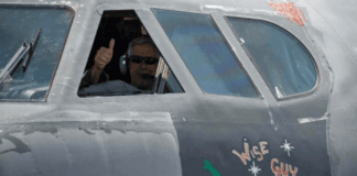 Rising from the Desert: Old B-52 takes off again