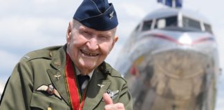 „Candy Bomber“ Gail S. Halverson wurde 100 Jahre @AF Times