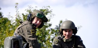 Hungarian soldiers with tank battalion 14