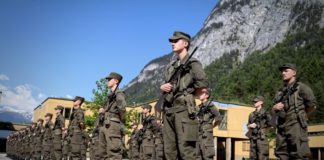 Recruits of Staff Battalion 6 are sworn in in Innsbruck
