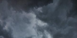 Erneut dunkle Wolken über der Ukraine @Tobias Stonjeck on Unsplash