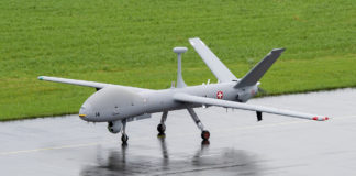 Schweiz: Erste Rollversuche der neuen Elbit-Drohnen @armasuisse
