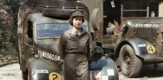 Queen Elizabeth II: 70 years in the “service” of the military