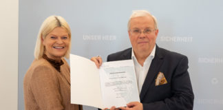 „Anerkennungsmedaille“ für Christian Wehrschütz @Bundesheer/Heinschink