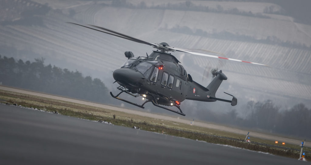 www.militaeraktuell.at