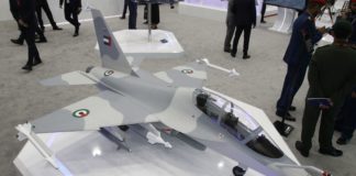 Nun fix: China-Trainer in VAE-Farben @Georg Mader