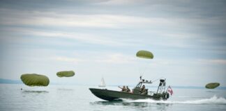 Wasserlandung: die „Siebente” übt Notverfahren @Bundeswehr/Schulze