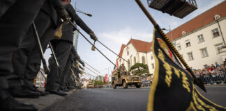 Acceptance of 121 lieutenants into the army