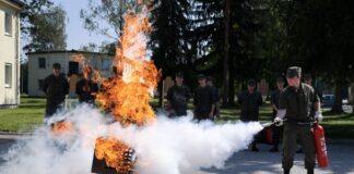 Practical instruction with fire extinguishers