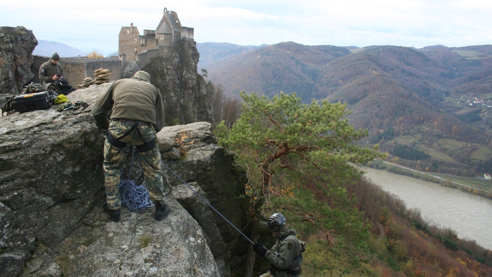 @Federal Army @Federal Army