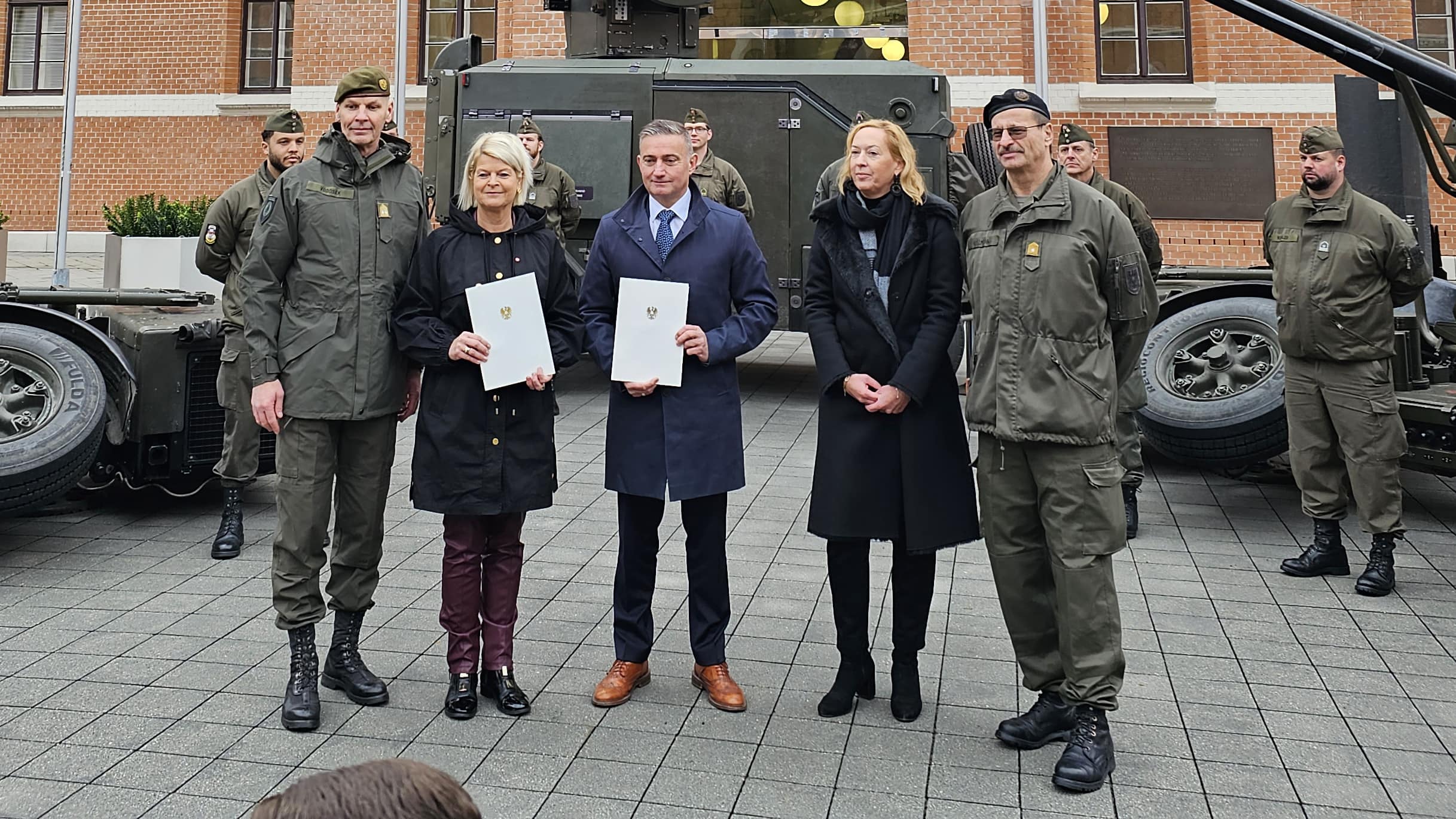 @Military News/Heigl @Military News/Heigl