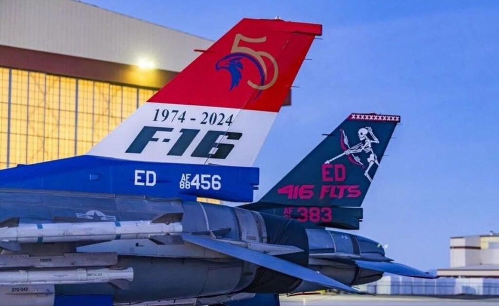 Lockheed 412 Lockheed: 50 years of the F-16 and no end in sight