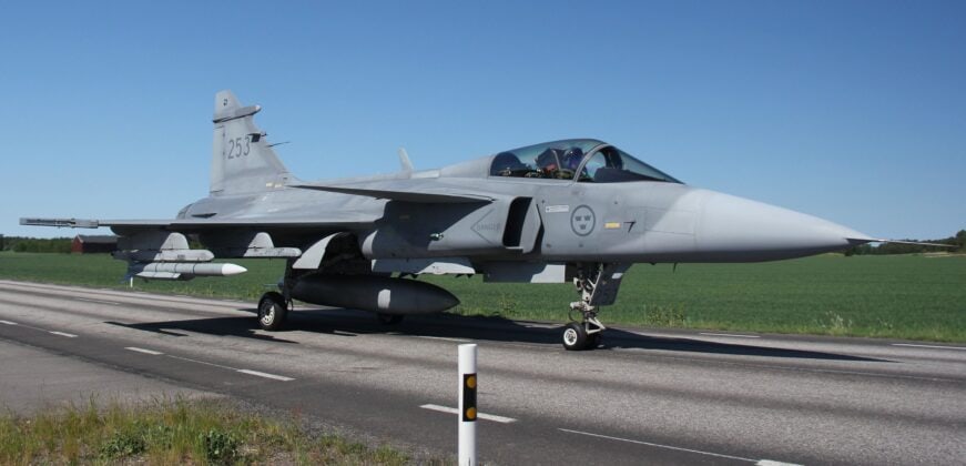 Gripen-Übung auf Straßenabschnitt – ©Georg Mader
