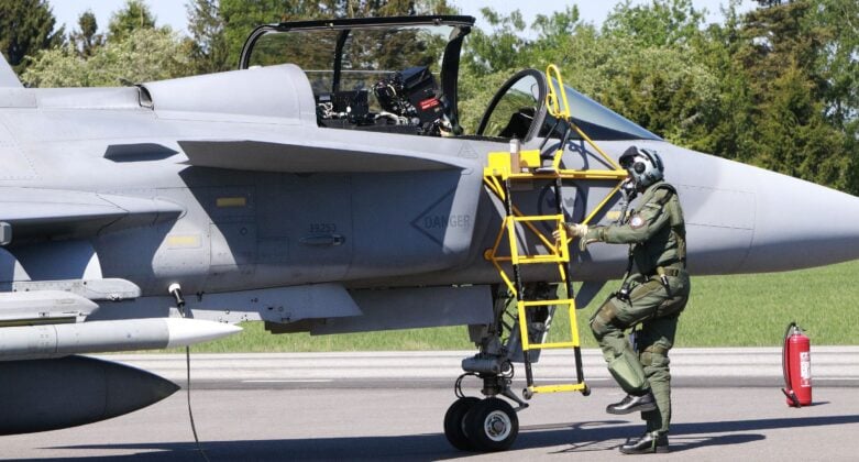 Gripen-Übung auf Straßenabschnitt – ©Georg Mader