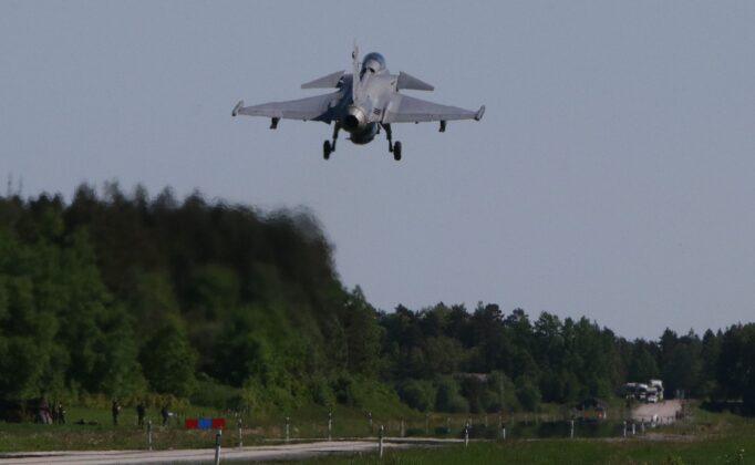 Gripen-Übung auf Straßenabschnitt – ©Georg Mader