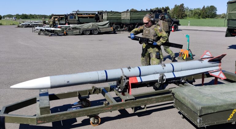 Gripen-Übung auf Straßenabschnitt – ©Georg Mader