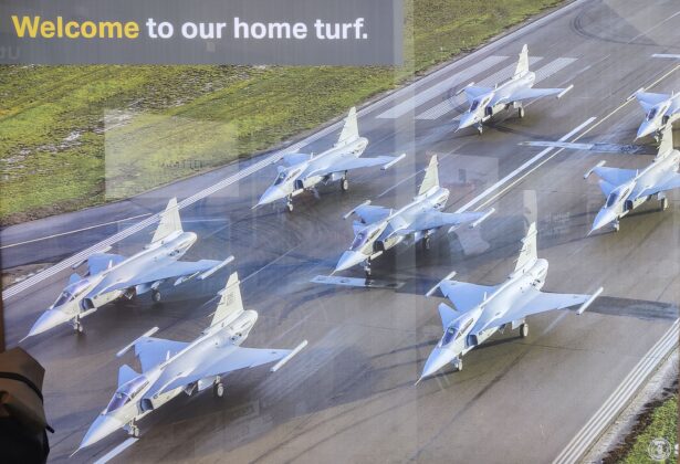 Gripen-Übung auf Straßenabschnitt – ©Georg Mader