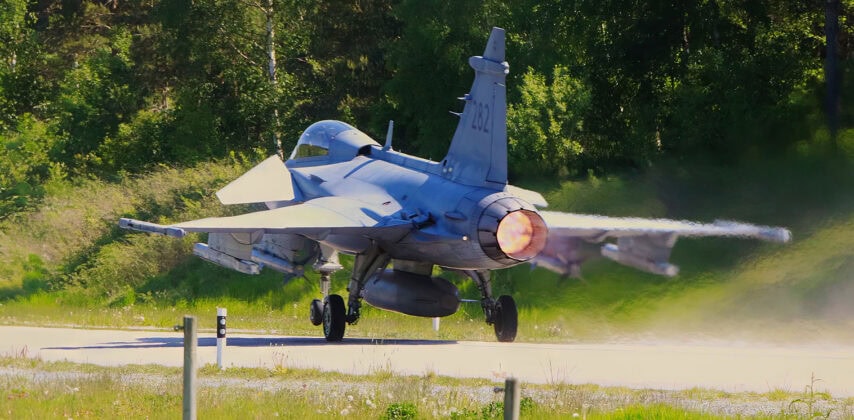 Gripen-Übung auf Straßenabschnitt – ©Georg Mader