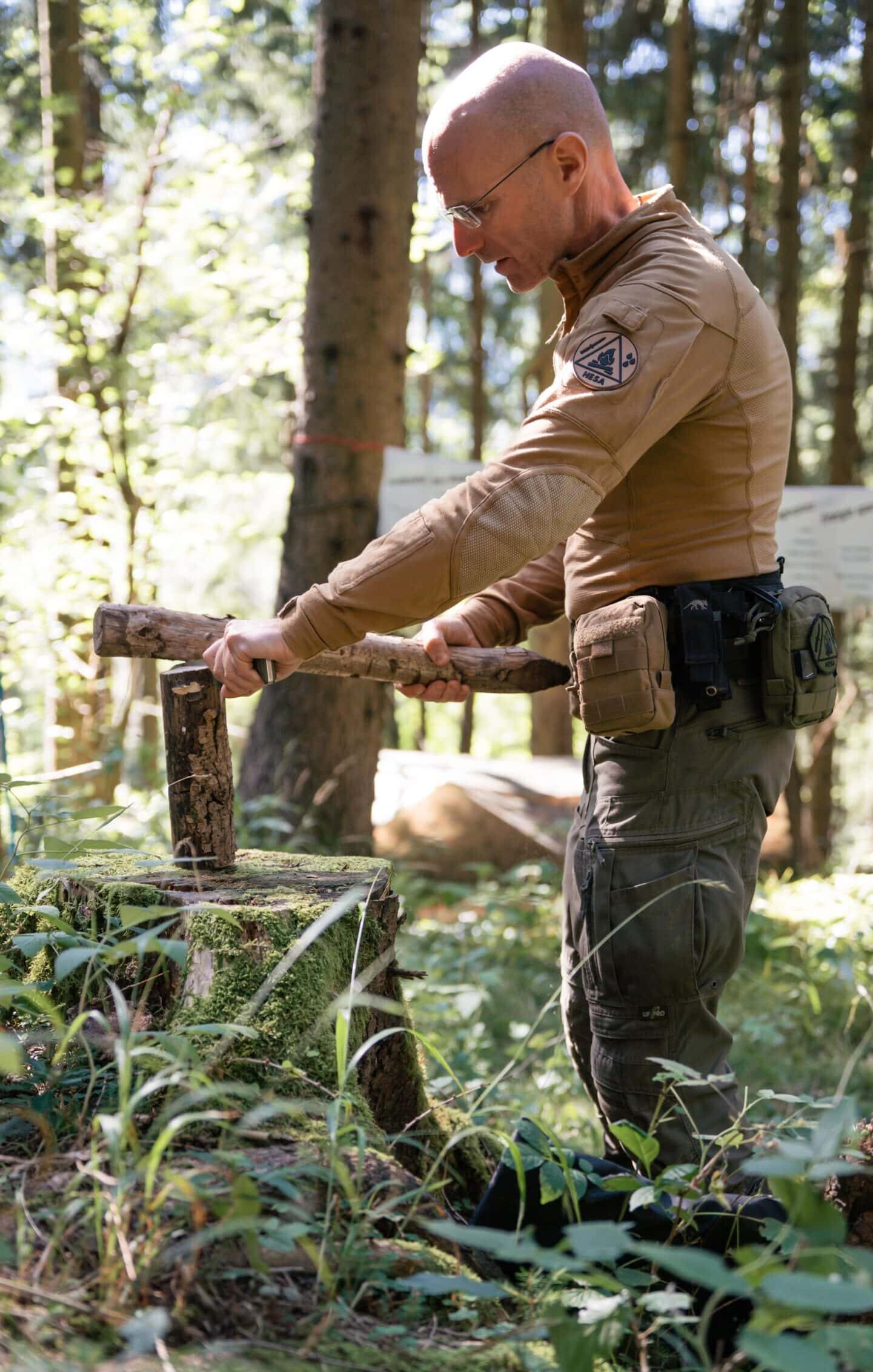 Heinz Eichinger bushcrafting. ©Survival Rally Heinz Eichinger bushcrafting. ©Survival Rally