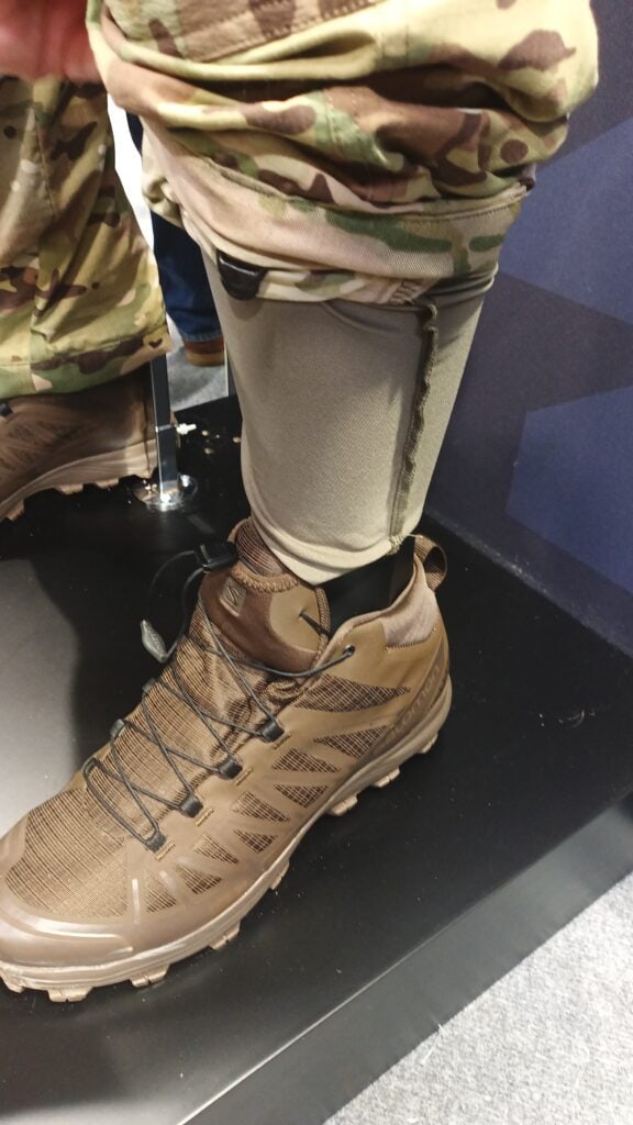 Uf Pro Striker-Hose TT mit eingenähtem Unterschutz, gesehen bei der Eurosatory 2024. ©Militär Aktuell/Bendl