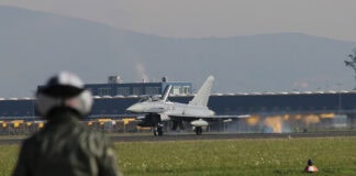 Eurofighter operieren im Sommer auch aus Hörsching Eurofighter landet in Linz-Hörsching – ©Bundesheer/Langreiter