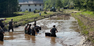 Bundesheer leistet weitere Katastrophenhilfe Bundesheer-Soldaten im Assistenzeinsatz – ©Bundesheer/Merl
