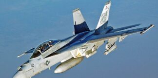 Boeing schließt Upgrade für F/A-18 Super Hornet ab Boeing schließt Upgrade für F/A-18 Super Hornet ab – ©Service Depicted: NavyCamera Operator: TSGT ROB TABOR, USAF