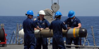 Bundeswehr kauft Mk54-Torpedos bei Raytheon Mark-54-Torpedo – ©US Navy photo by Mass Communication Specialist Seaman Cory Rose