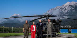 Bundesheer in Tirol: Hubschrauber-Stationierung ab 2028? Verteidigungsministerin Klaudia Tanner in Tirol – ©Bundesheer/Raggl