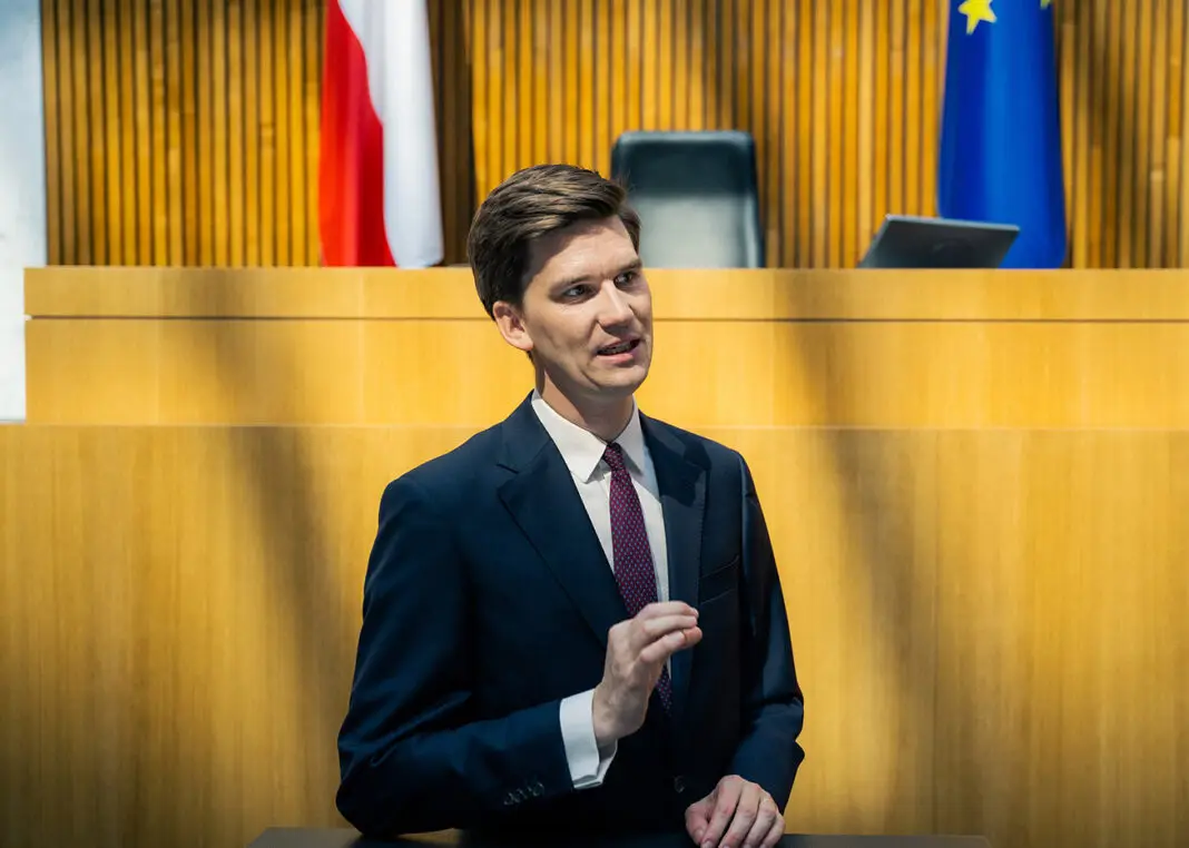 NEOS-Wehrsprecher Douglas Hoyos-Trauttmansdorff – ©NEOS