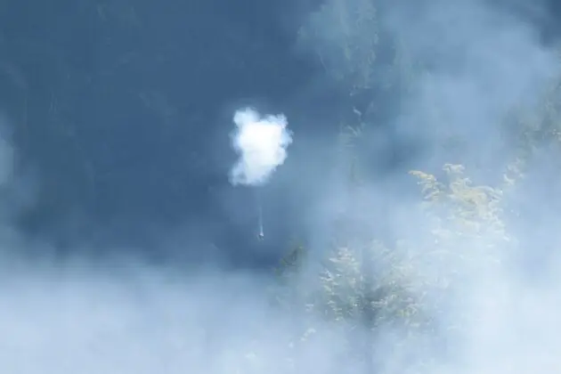 Eine abgeschossene Drohne beim Absturz. &copy;Milit&auml;r Aktuell/Bendl