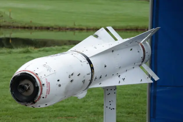 Mit Ahead-Munition beschossener Lenkflugk&ouml;rper. &copy;Milit&auml;r Aktuell/Bendl