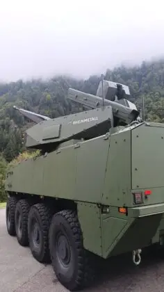 Lenkflugk&ouml;rper am Skyranger-Turm auf einem Piranha. &copy;Milit&auml;r Aktuell/Bendl