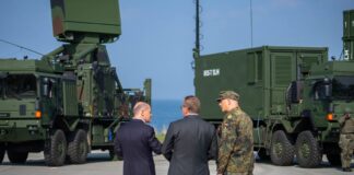 Diehl Defence: Iris-T SLM für die Bundeswehr Diehl Defence Medientermin mit Bundeskanzler Olaf Scholz und Verteidigungsminister Boris Pistorius – ©Diehl Defence