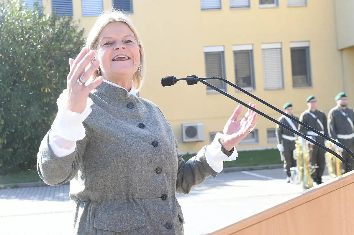 Verteidigungsministerin Klaudia Tanner – ©Patrick Huber Verteidigungsministerin Klaudia Tanner – ©Patrick Huber