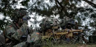 Deutsche sind für höhere Sicherheits-Ausgaben Soldaten des Jägerbataillons 921 der Bundeswehr bei der Übung „Grand Eagle 2” – ©Bundeswehr/Dorrow