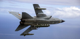 Bundeswehr: Taurus guided missile to be modernized Ein Kampfjet Tornado IDS ASSTA 3.0 bestückt mit dem Lenkflugkörper Taurus – ©Bundeswehr/Bienert