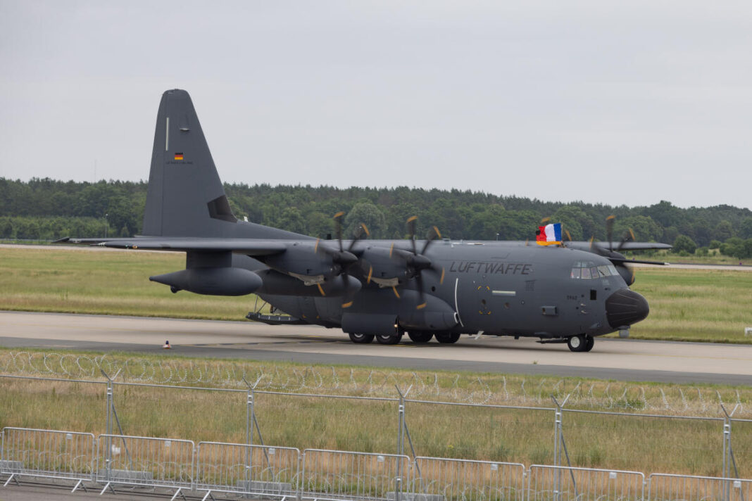 Deutsche Super Hercules und Regierungsflieger erhalten erweiterte Selbstschutzsysteme Hier geht es zu weiteren Berichten rund um Lockheed Martin.