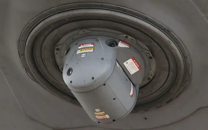 Detailansichten von DIRCM und MAW-Warnern &ndash; &copy;Georg Mader