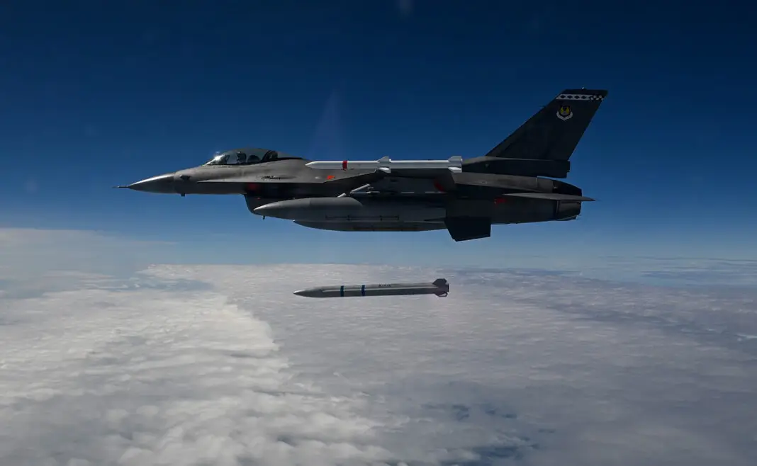 F-16 feiert SiAW ab – ©US Air Force