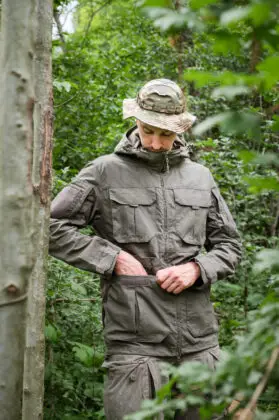 Die Long Jacket von A10 Equipment bietet viel Stauraum. &copy;Sebastian Freiler