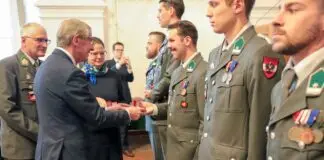 Salzburg: Empfang für neue Bundesheer-Führungskräfte Salzburger Landeshauptmann empfängt 43 neue Führungskräfte des Bundesheeres – ©Helmut Steger + Land Salzburg/Neumayr/Hofer