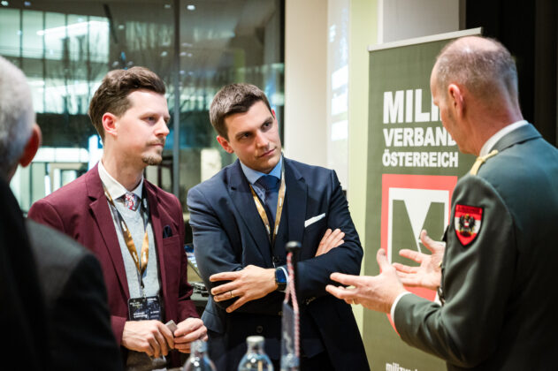 Miliz trifft Wirtschaft bei Viewpointsystem - ©Sebastian Freiler