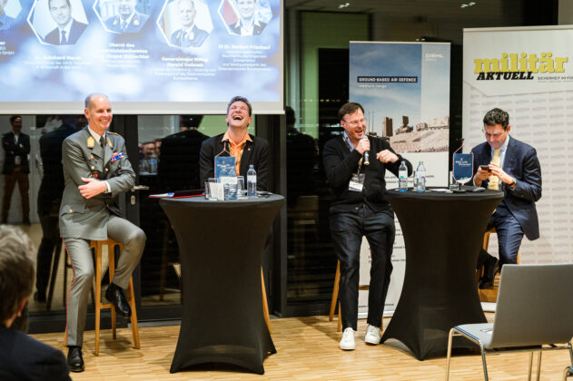 Miliz trifft Wirtschaft bei Viewpointsystem - ©Sebastian Freiler
