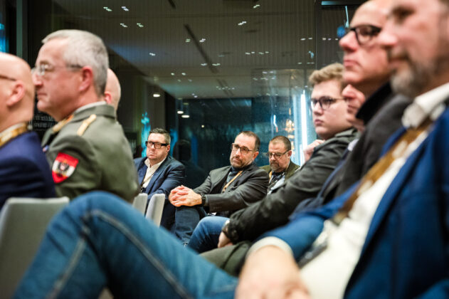 Miliz trifft Wirtschaft bei Viewpointsystem - ©Sebastian Freiler