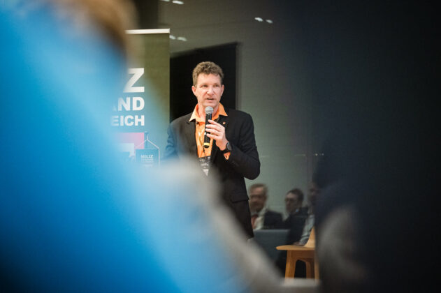 Miliz trifft Wirtschaft bei Viewpointsystem - ©Sebastian Freiler