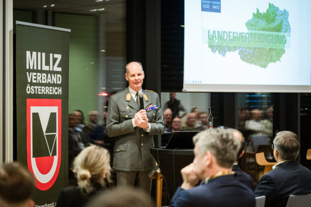 Miliz trifft Wirtschaft bei Viewpointsystem - ©Sebastian Freiler