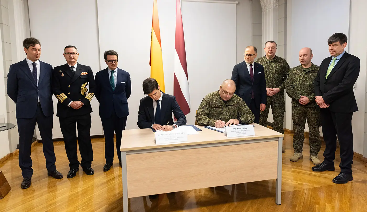 Vertragsunterzeichnung zur Beschaffung von 42 Ascod-Schützenpanzer durch Lettland – ©GDELS