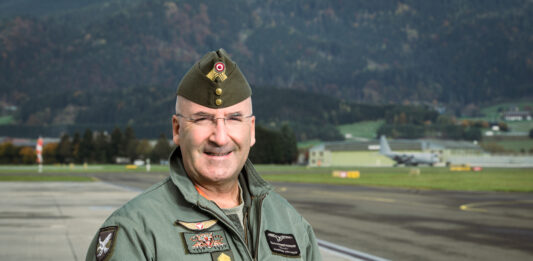 Generalmajor Gerfried Promberger im Interview -©Sebastian Freiler, Oliver Santa