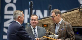 KNDS: RCH 155 artillery system for Ukraine Handover of the new RCH155 wheeled howitzer to Ukraine - ©Bundeswehr